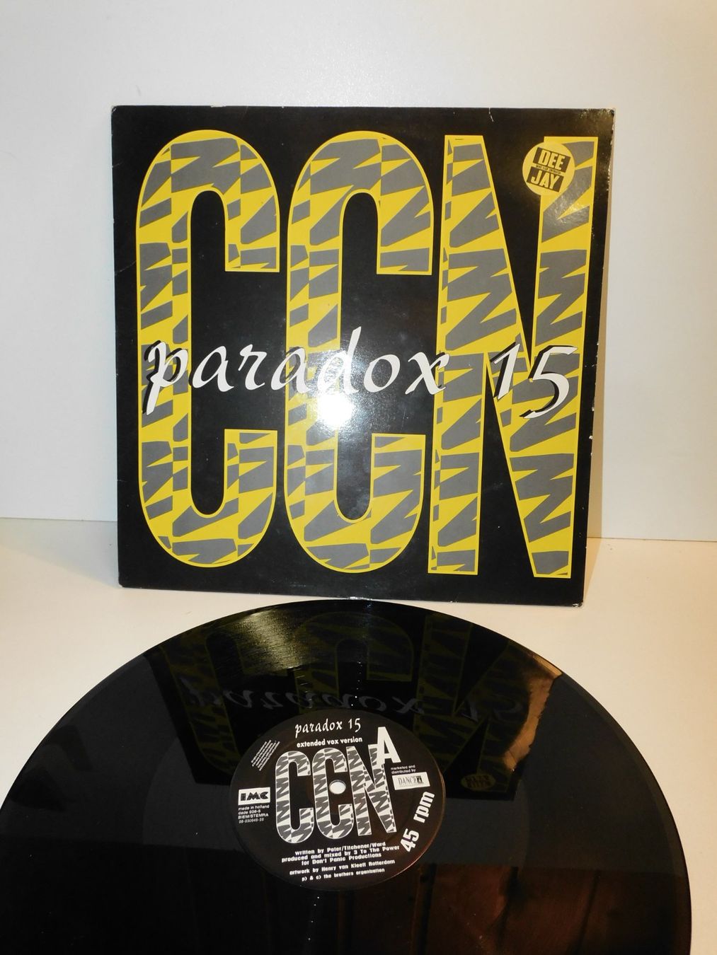 Dischi in vinile: LP Paradox 15 Extendet Vox Version -   House Remix    -  Mix – Usato da Sursee venduto da 76