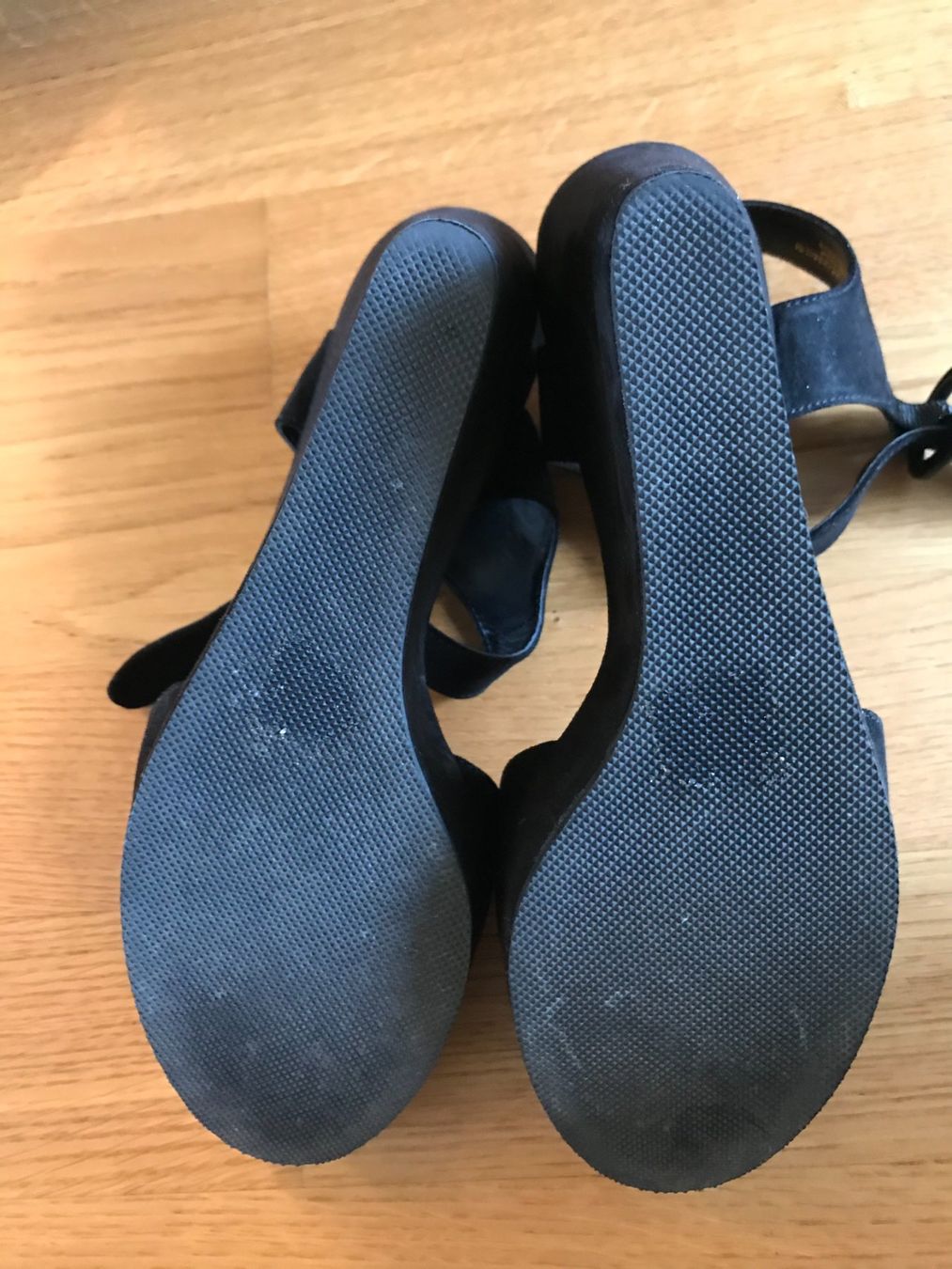 Scarpe da donna: Sandalen 37 Charles & Keith – Usato da Dübendorf venduto da Levintreyer 2