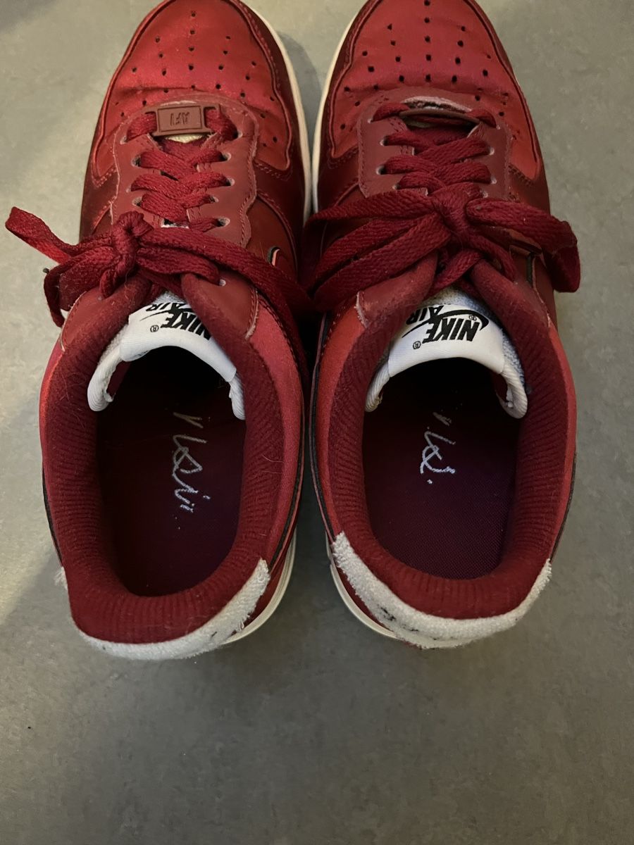 Nike Herrenschuhe: Nike Air Force 1 Satin rot – Gebraucht aus Therwil von LSign 4
