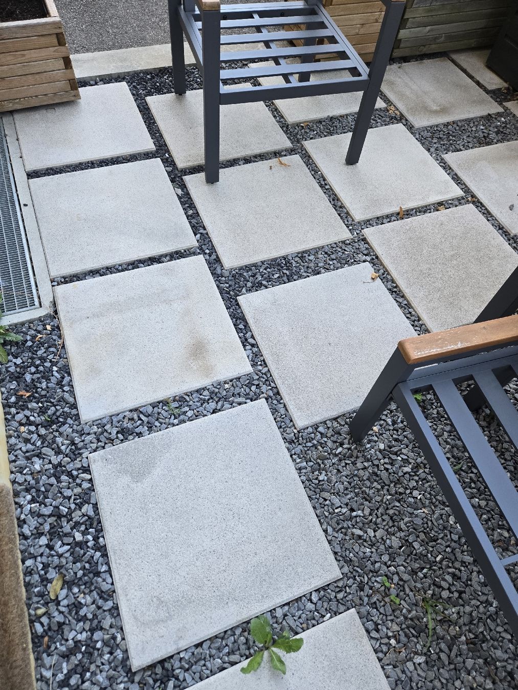 Rivestimenti per pavimenti: Gartenplatten 50x50cm – Usato da Itingen venduto da saaaamy71