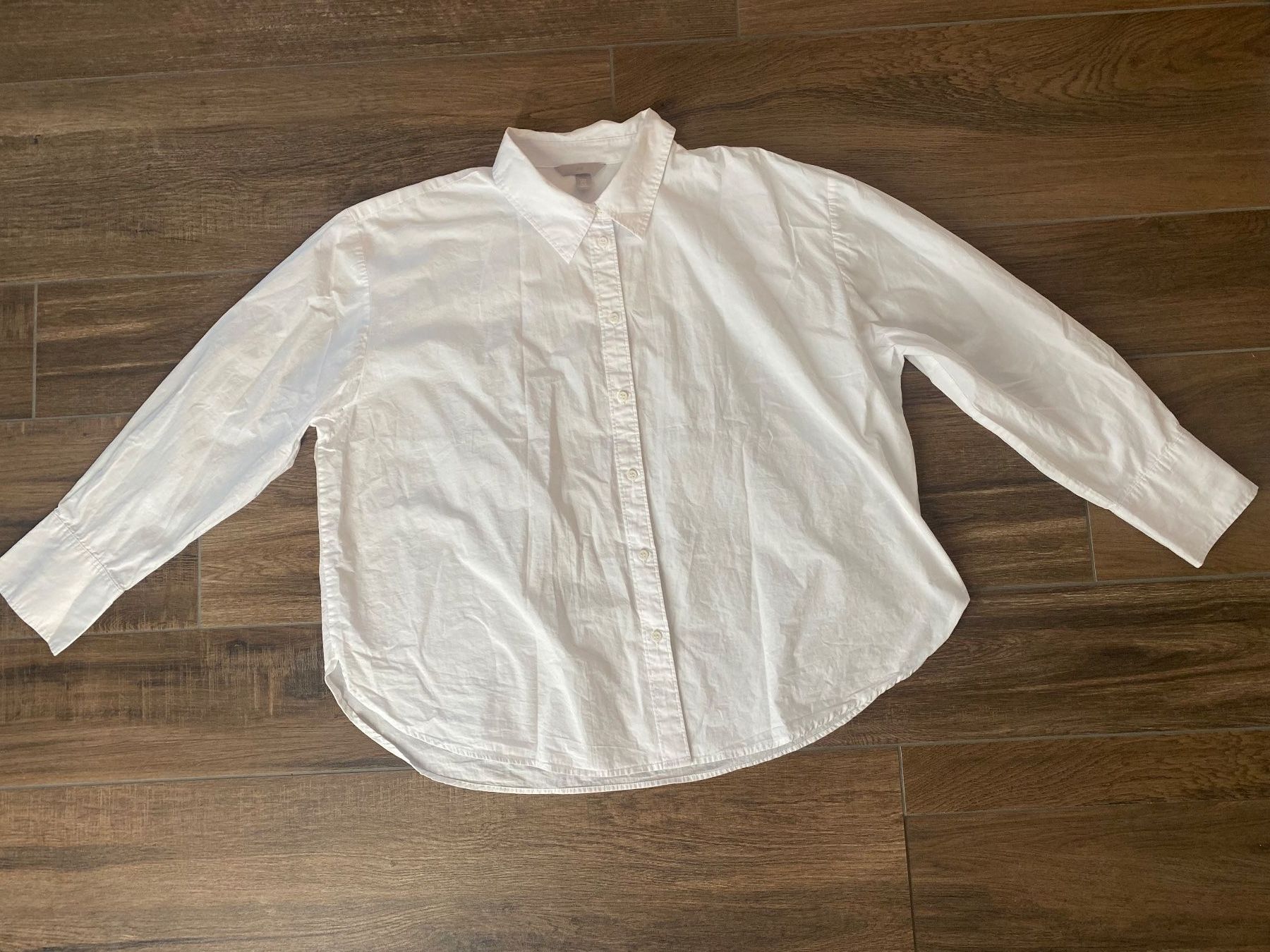 H&M Blusen: H&M Bluse oversized weiss Gr. XL / Gr. 48 - 52 – Gebraucht aus Pratteln von a23_j2gs