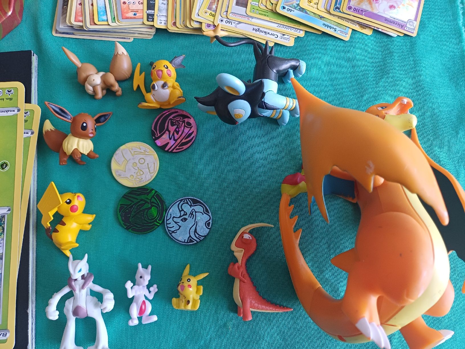 Pokémon Carte collezionabili: circa 1000 carte Pokémon +  figure + cardex – Usato da Minusio venduto da ele_gp89 5
