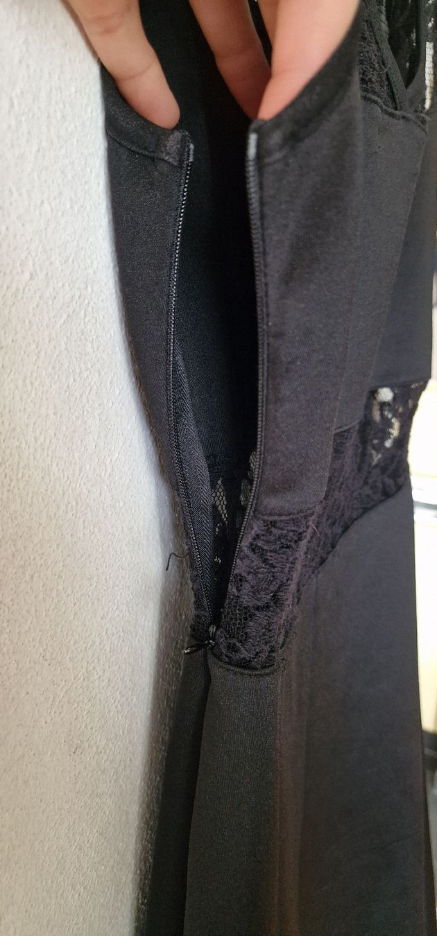 Kleider: Amisu Kleid, Schwarz, Grösse 36, mit Spitze, – Gebraucht aus Romanshorn von REALJessiB 2