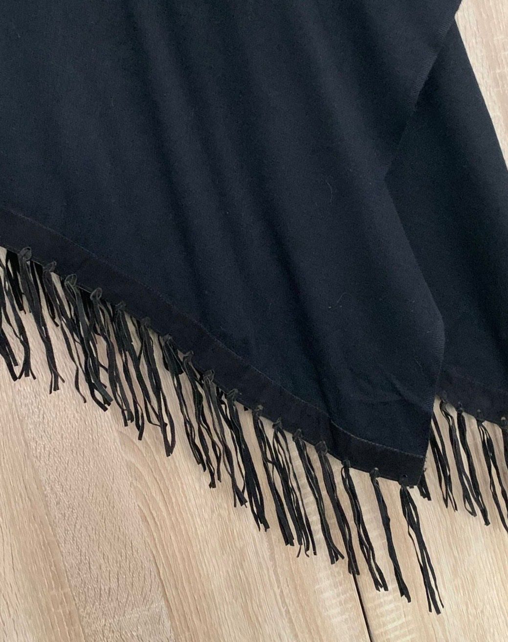 Altro in Moda donna: Pashmina / Seide mit Leder Fransen Poncho aus Nepal – Usato da Nussbaumen AG venduto da normajeanbaker 2