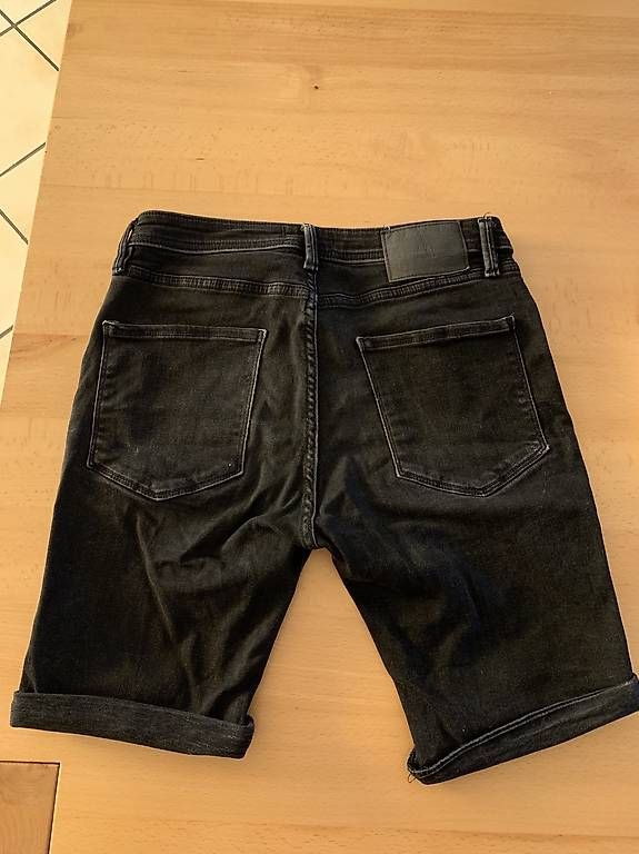 Jeans: kurze schwarz Jeanshose Gr. S – Usato da Muri AG venduto da bobmol 1