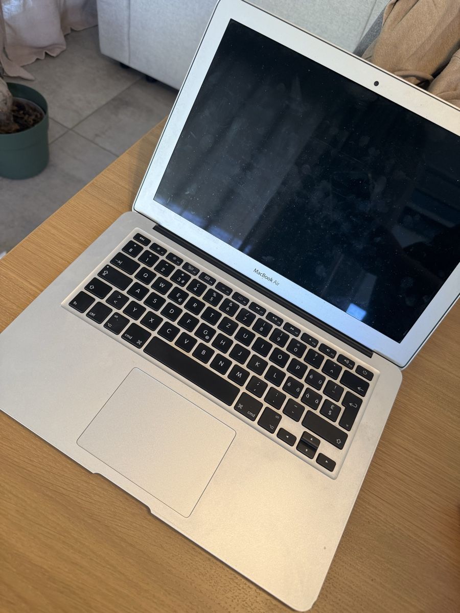 Apple Notebook: MacBook air - 2015 - 256 GB – Usato da Châtillon JU venduto da Kev10