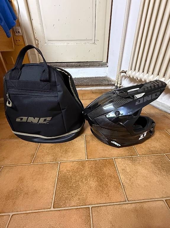 Caschi & visiere: Casco One Industries X-197 – Usato da Breno venduto da tol_bt2y