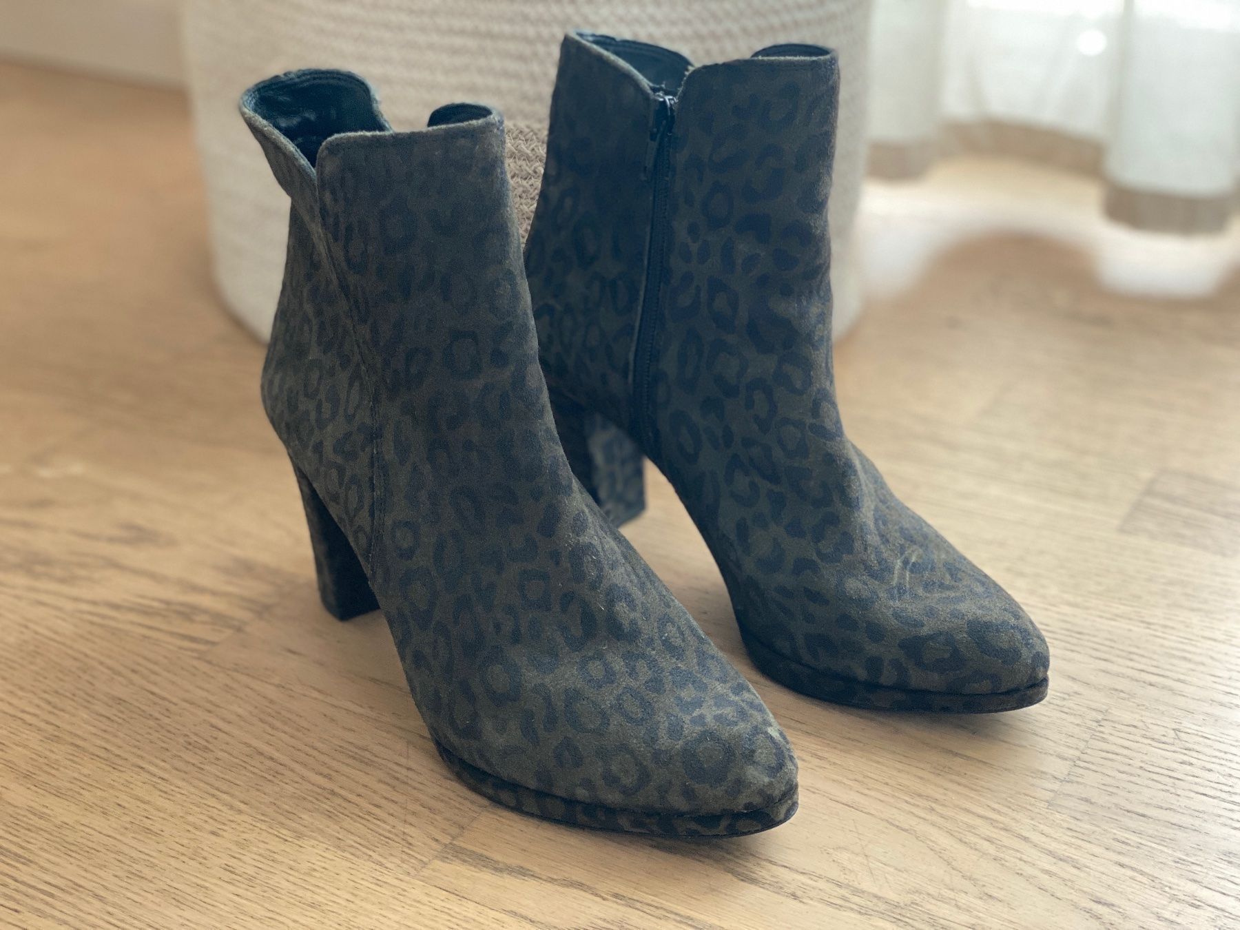 Scarpe da donna: Wildleder Stiefelette Gr. 38, NEU, Ankle-Boot, Khaki – Nuovo (secondo la descrizione) da Zürich venduto da methee1107 5