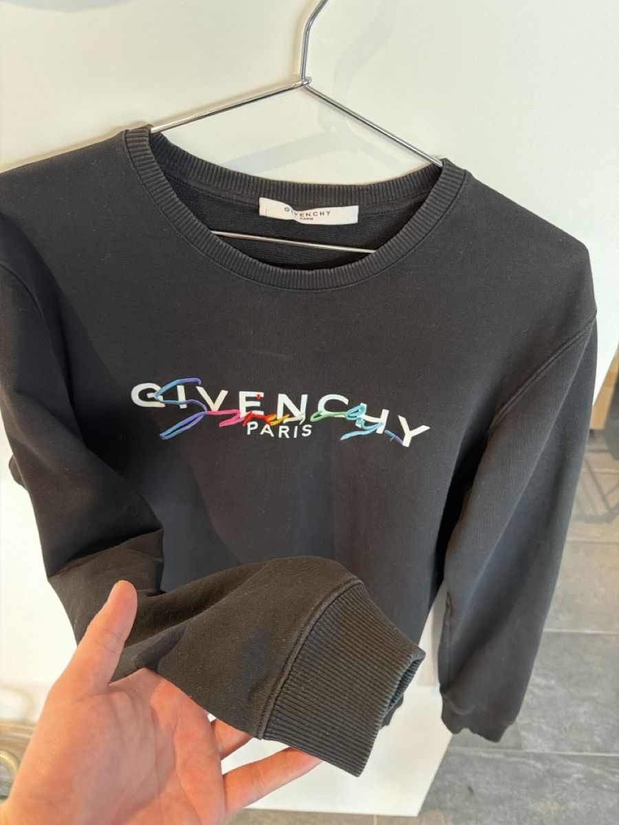 Givenchy Maglioni & Felpe: schöner Givenchy „Rainbow“ Pullover - Grösse M – Usato da Wolfwil venduto da Rolex1 4