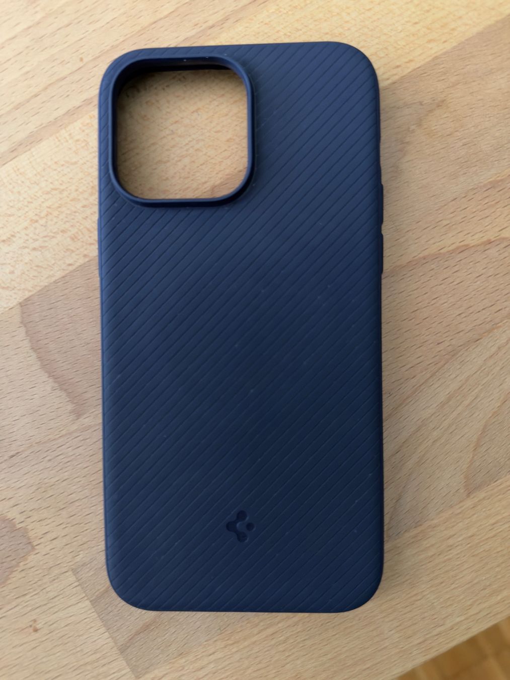 Spigen Cover & Protezioni schermo: iPhone 14 Pro Max Spigen TPU-Hülle (Case/Cover) – Usato da Besazio venduto da DOC93