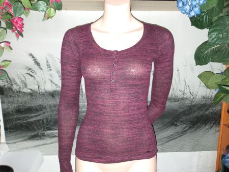 Pull HOLLISTER     Taille/Grosse XS   SLIM TEE