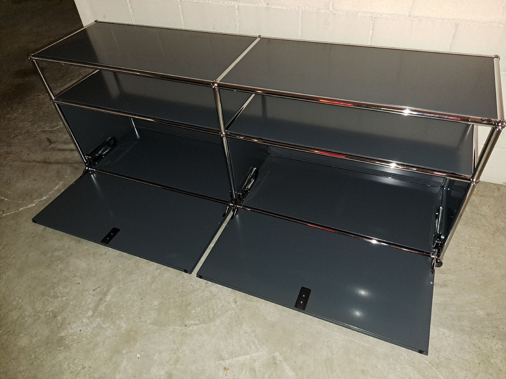 USM Mobili TV: USM TV Lowboard Anthrazit – Usato da Zürich venduto da LUXUS2020 2