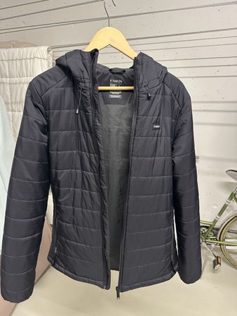 NIKIN Damen Steppjacke mit Kapuze schwarz Grösse L