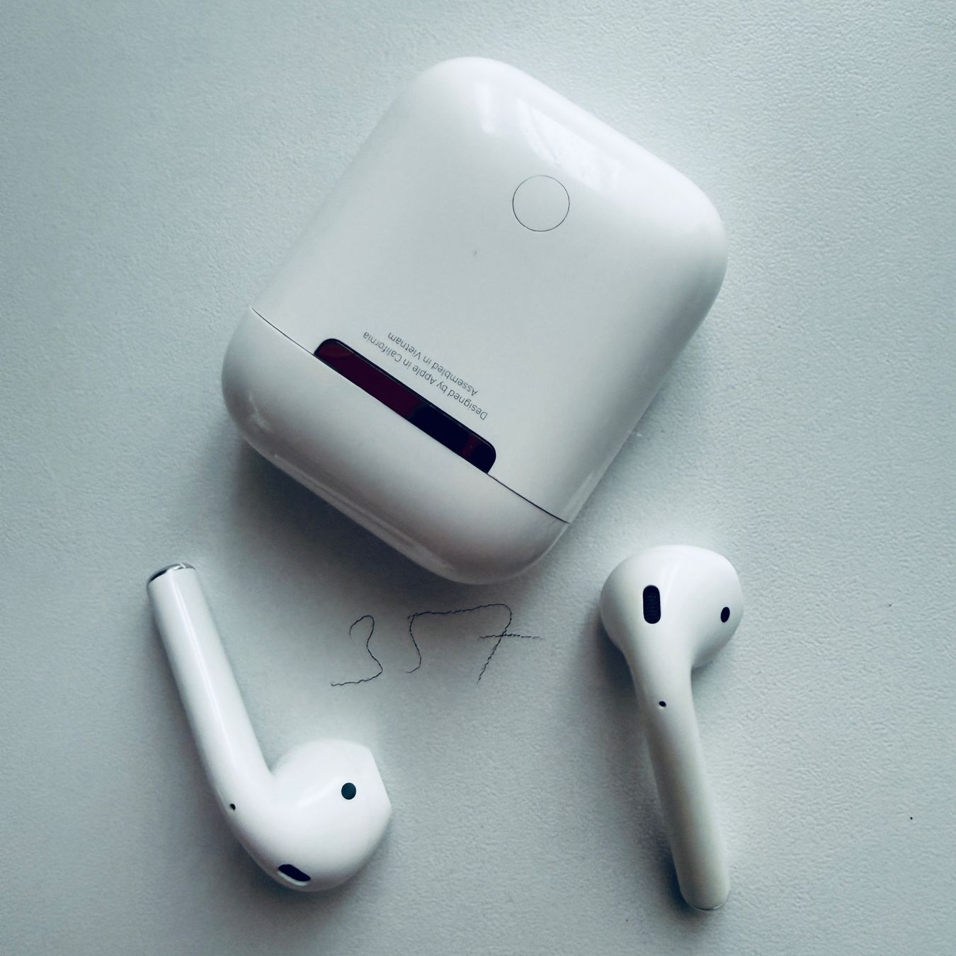 Apple Kopfhörer: Original Apple AirPods 2 Gen. Wireless Kopfhörer & Case – Gebraucht aus Basel von MY.AIRPODS.SHOP 2