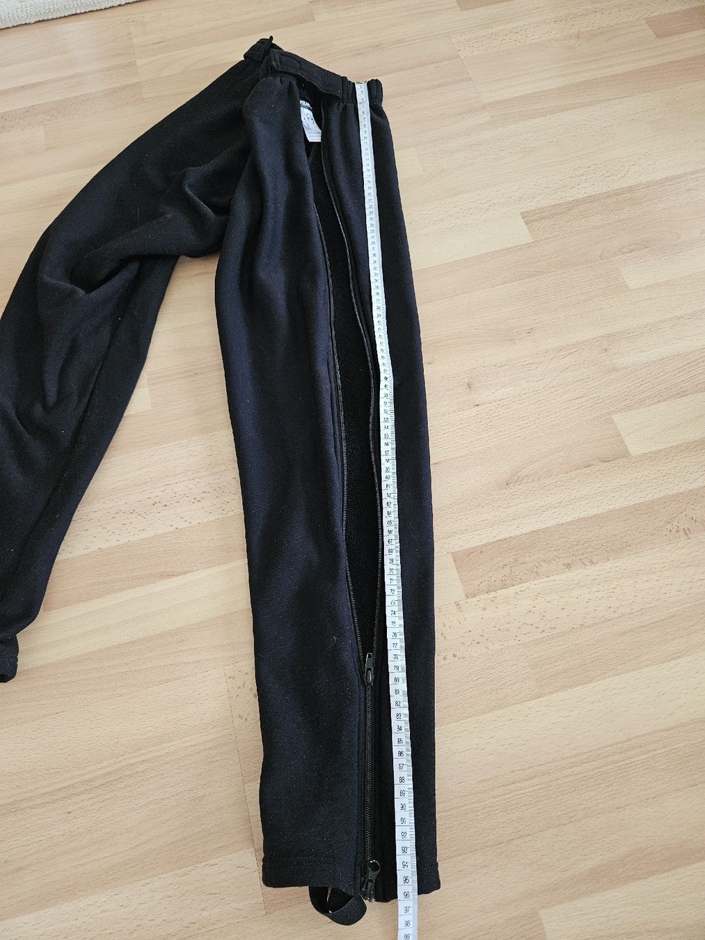 Pantalons: Eiskunstlaufhose schwarz Grösse M  – D'occasion à Thun par bia_crh9 5