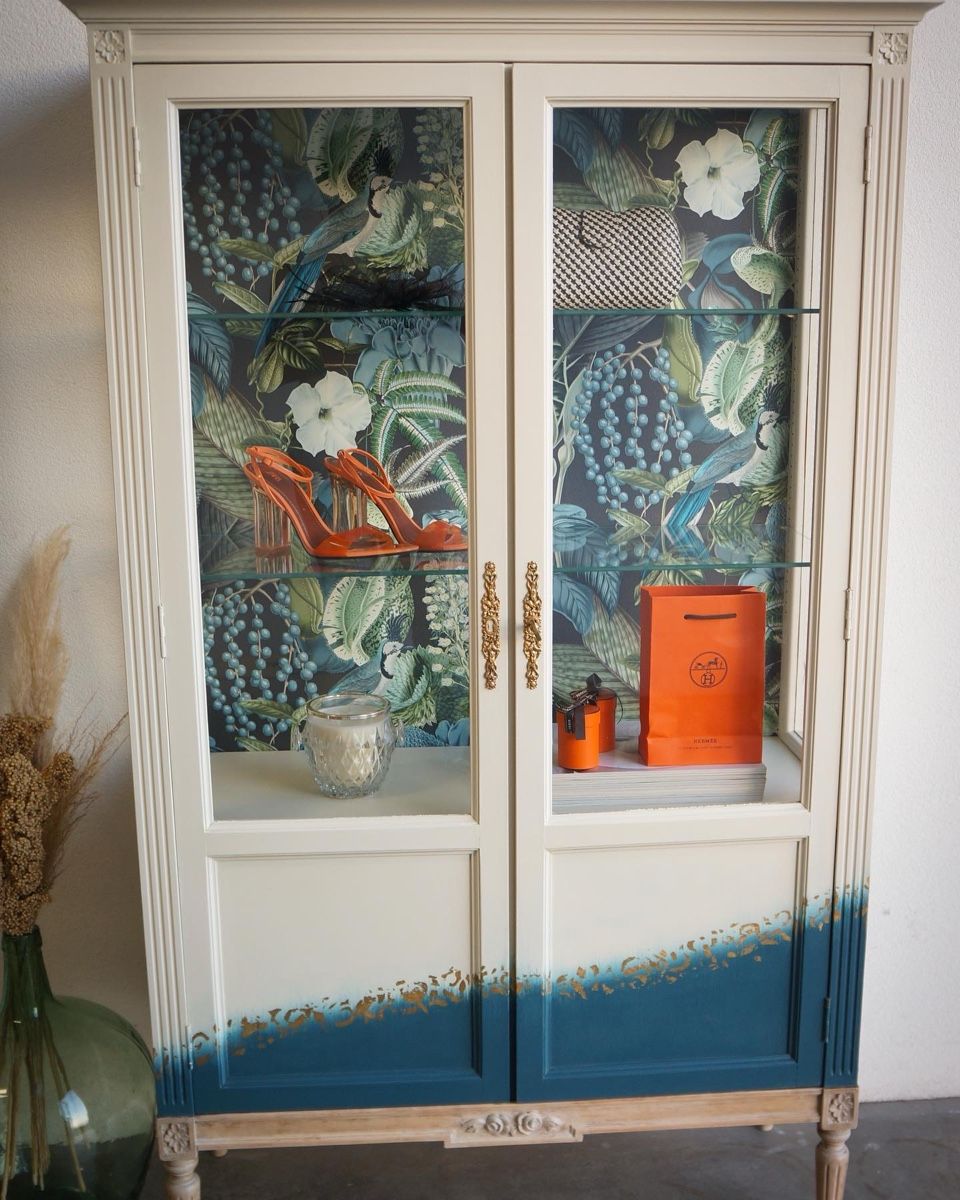 Schränke: Vintage Cabinet Upcycled Lighted / Vitrine Relookée Éclairée – Neu (gemäss Beschreibung) aus Ecublens VD von staceys.stuff 4