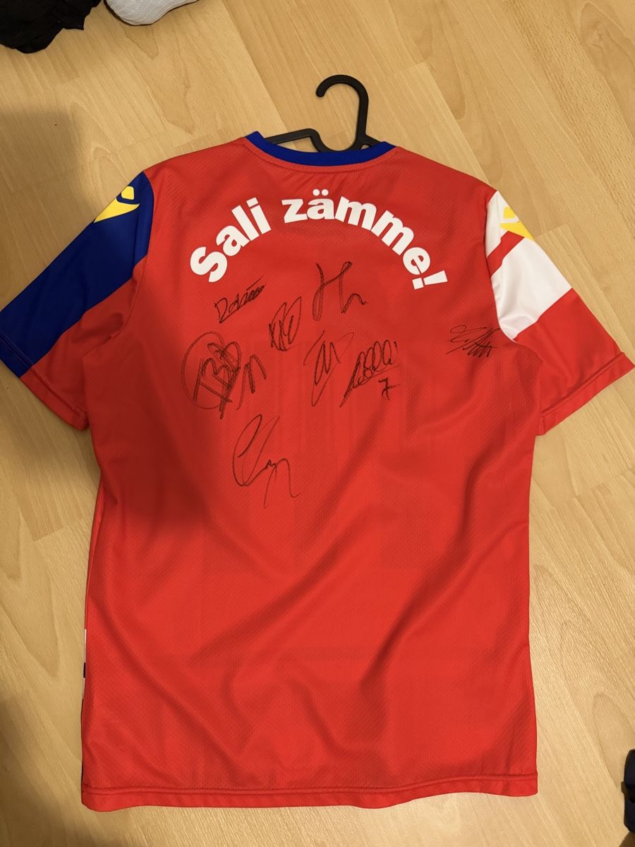 Canottiere & Pantaloni: FC Basel Aufwärm Trikot – Nuovo (secondo la descrizione) da Reinach BL venduto da Schaenzilia