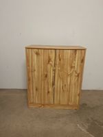 Gebrauchter Holzschrank mit Tuere - Viel Stauraum!