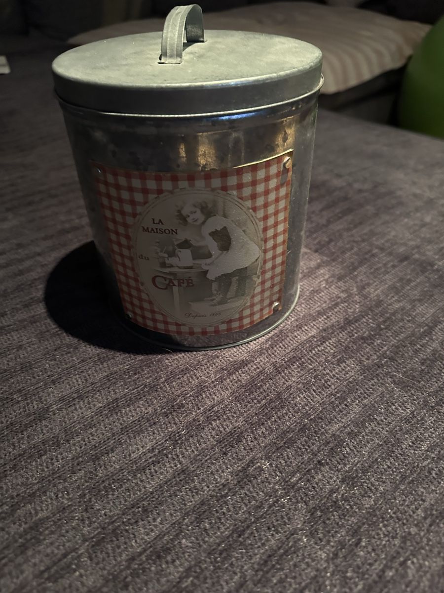 Alle Dekorationen: Blechdose mit Deckel Metall Kaffeedose Deko 14cm H – Gebraucht aus Uerkheim von Crank99