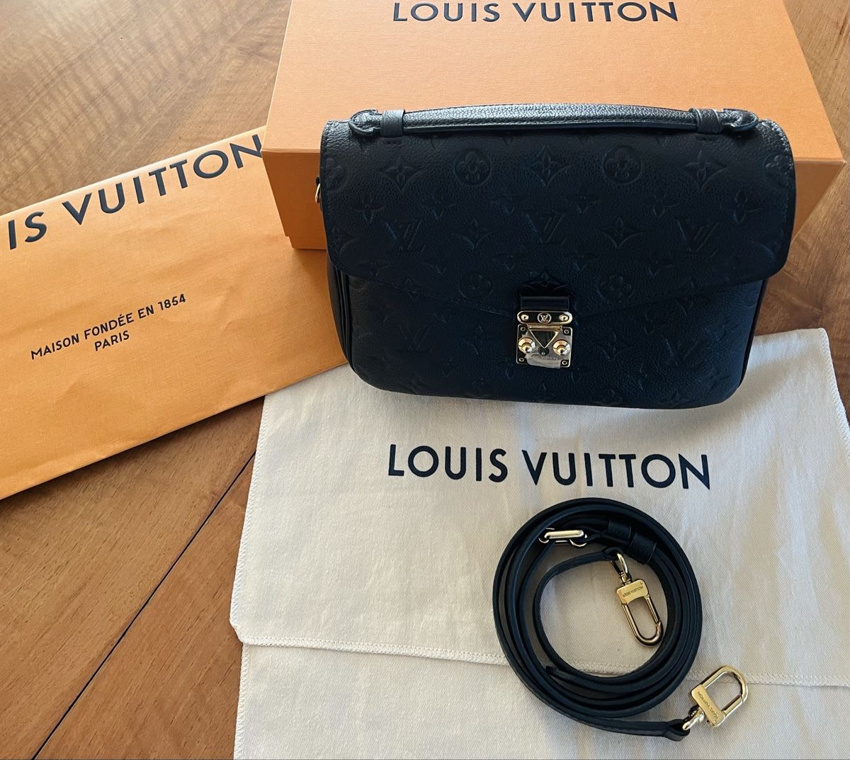 Louis Vuitton Taschen: LOUIS VUITTON Pochette Métis – Neu (gemäss Beschreibung) aus Horgen von sophiaric