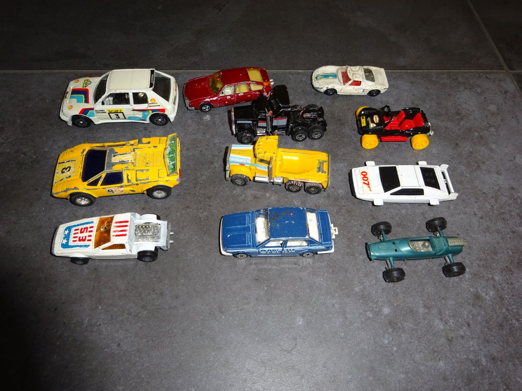 Spielzeuge: Lot 11 voitures Vintage – Gebraucht aus Sierre von sud_fg5q