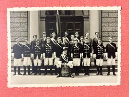 Historische Fotografie Studentenverbindung schwarzweiss