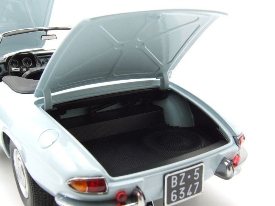 Alfa Romeo Modellini d'auto: Alfa Romeo Duetto Spider 1966-1969 hellblau/ Verdeck schwarz – Nuovo e nell'imballaggio originale da Gerlafingen venduto da espero88 7