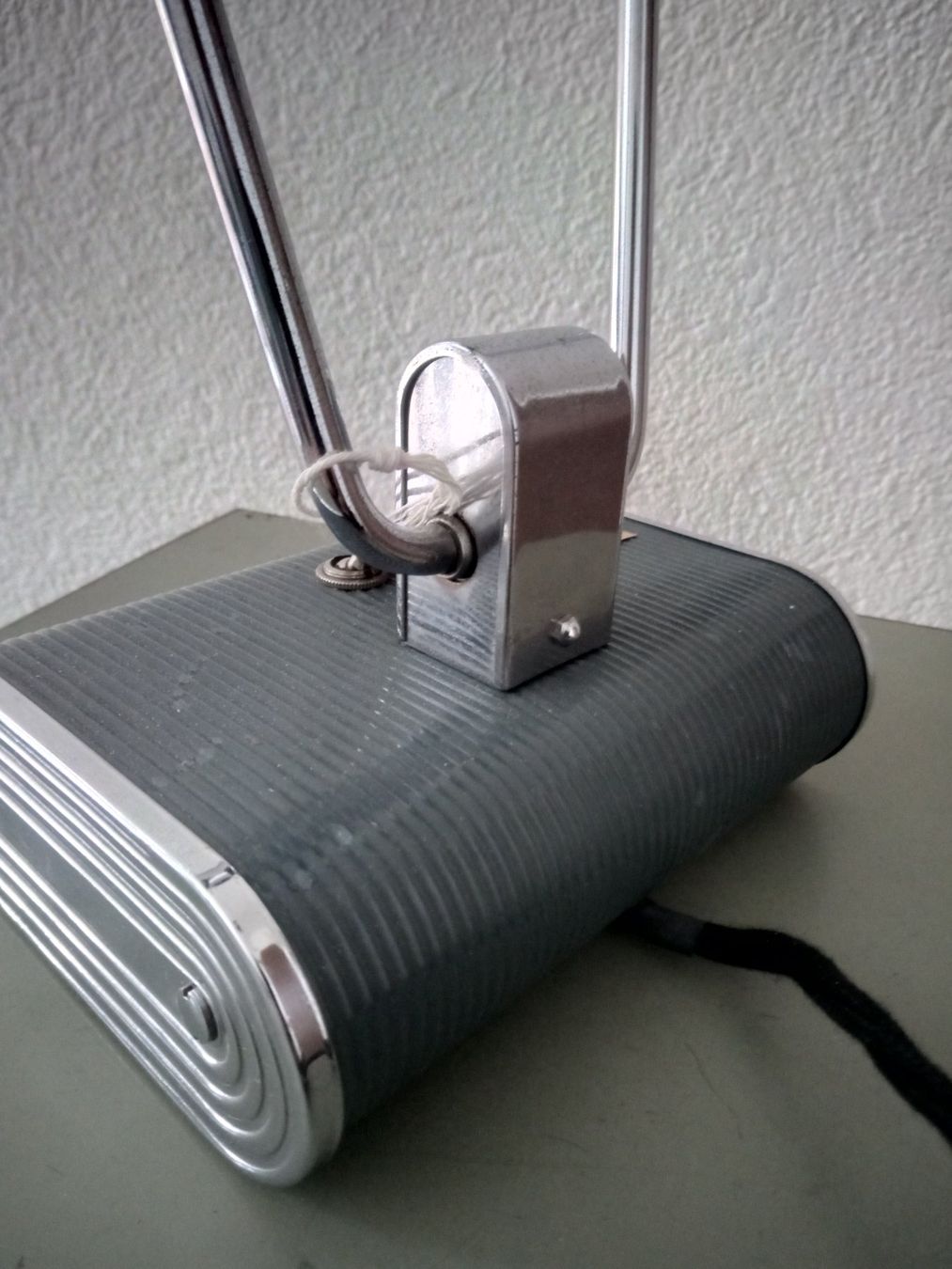Lampade: Eileen Gray Jumo Tischlampe – Usato da Zürich venduto da edi_c2m6 4