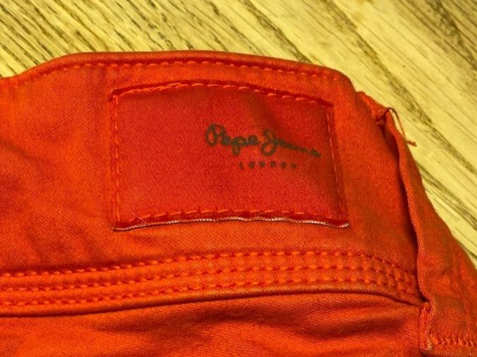 Pepe Jeans Jeans: Pepe Jeans Venus Crop, Gr. 27, rot – Gebraucht aus Bourguillon von Jemalu 1