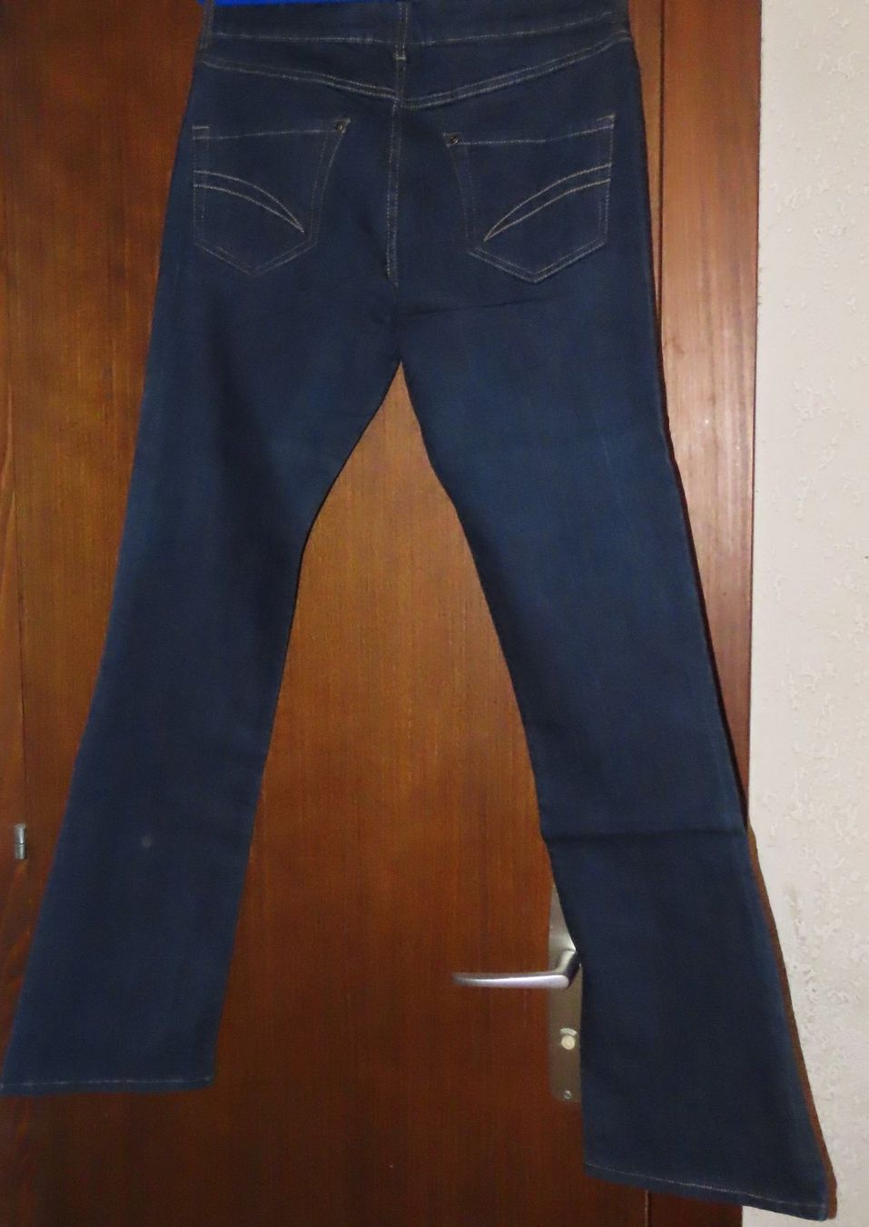 Jeans: Jean bootcut bleu foncé, taille 38 - neuf – Nuovo (secondo la descrizione) da Troistorrents venduto da Marion70 1