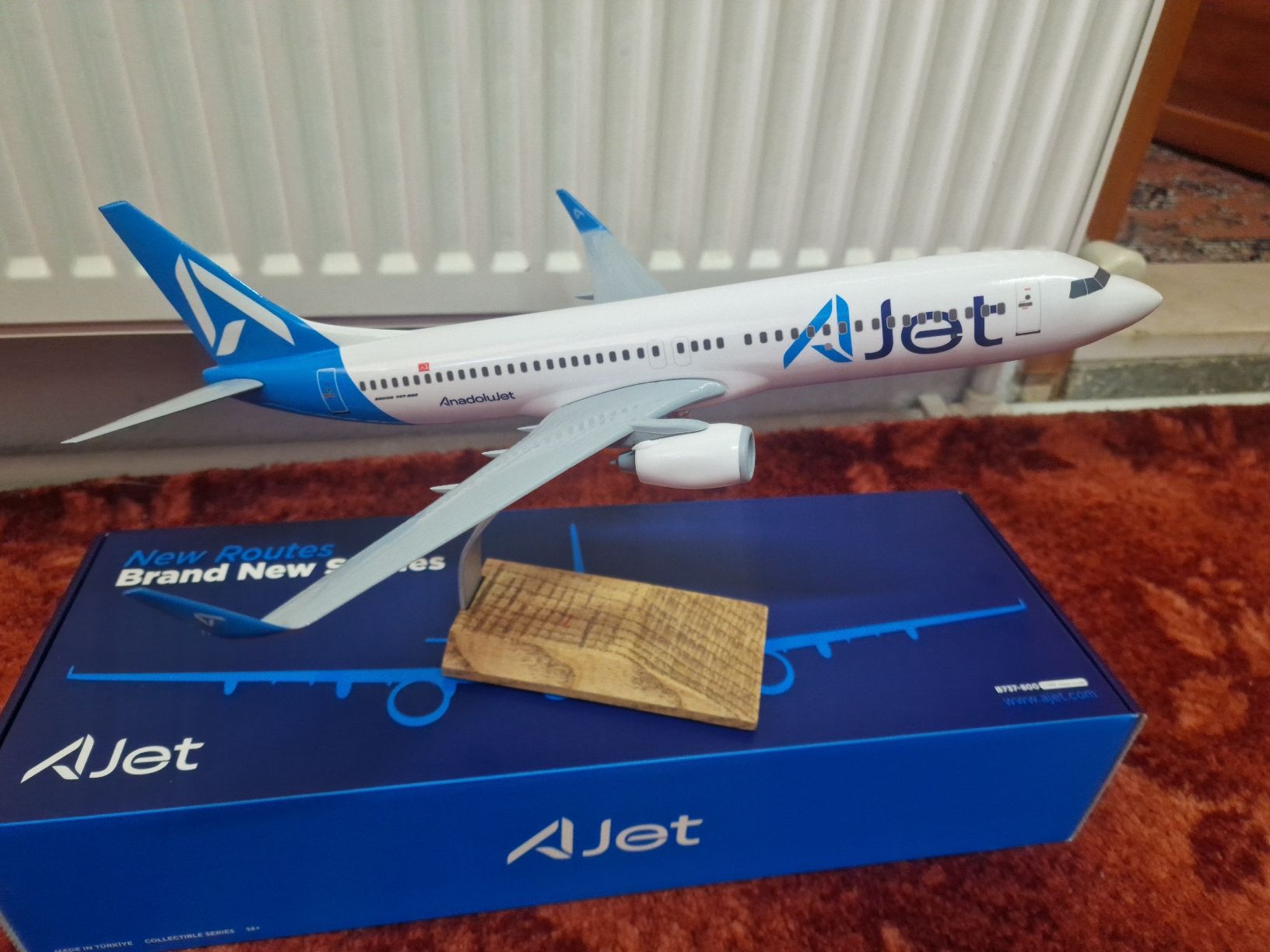 Boeing Kit di modellismo & Modellini statici: Boeing 737-800 von Ajet Airline – Nuovo e nell'imballaggio originale da Basel venduto da lay_9k2s 1