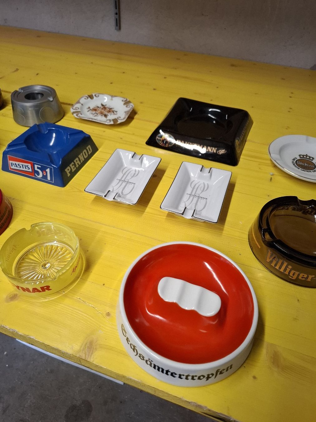 Portacenere: Grosse Sammlung Aschenbecher diverse Marken – Usato da St.Gallen venduto da bpeter01 5