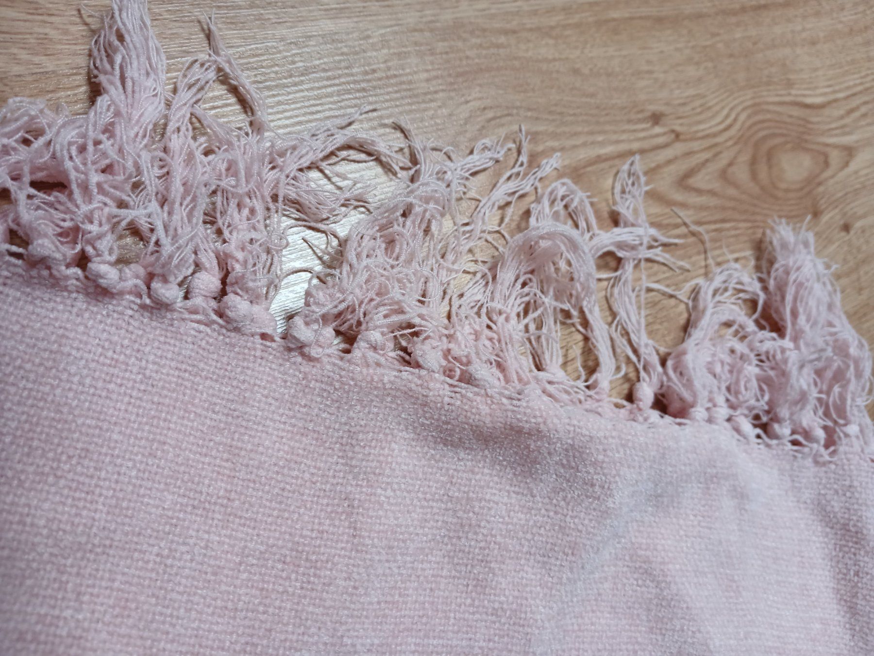 Foulard & Sciarpe: Schöne hellrosa Chenile Schal mit Fransen – Usato da Turbenthal venduto da viw_48fr 2