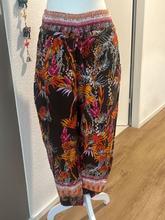 Damen Sommerhose schwarz mit Muster von Cream Gr. 40