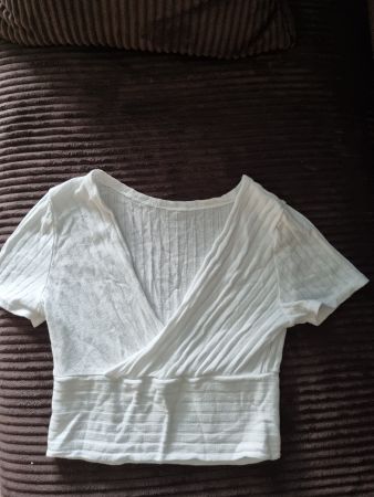 T-shirt blanc croisé pour l'été, taille S