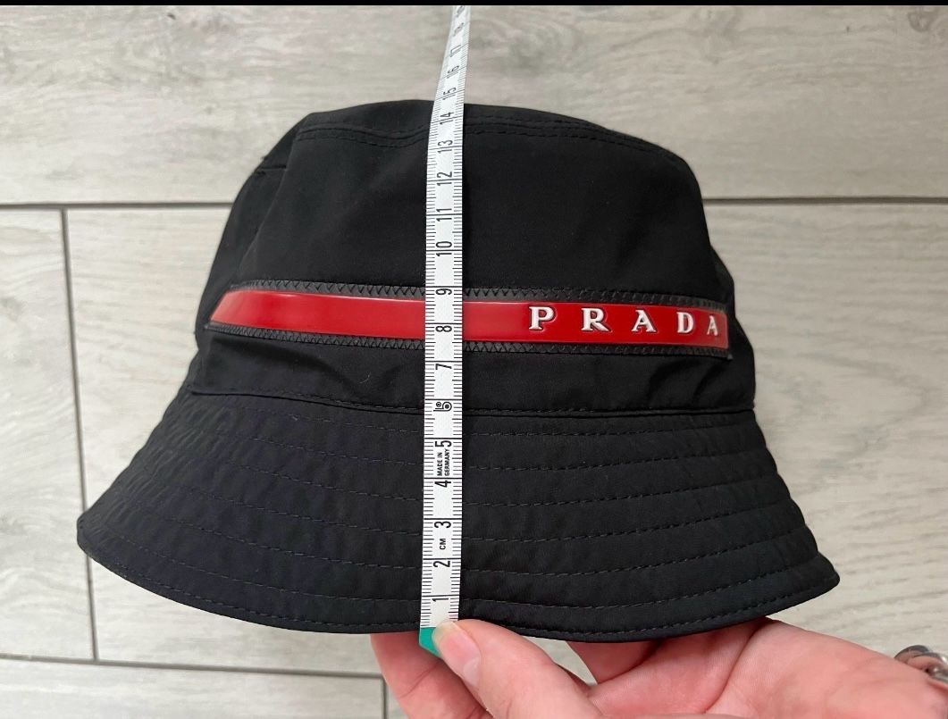 Prada Copricapi, berretti & cappellini: Prada Black Nylon Bucket Hat - Size S – Usato da Buchrain venduto da Mr.Kim 1
