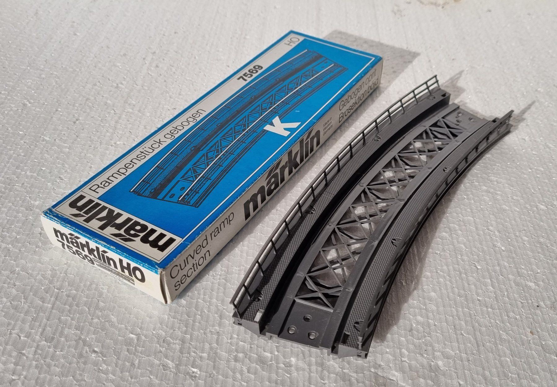 Märklin Modellini di ferrovie: Märklin 7569 K-Gleis Rampe gebogen – Usato da Ringgenberg BE venduto da burritinio 1
