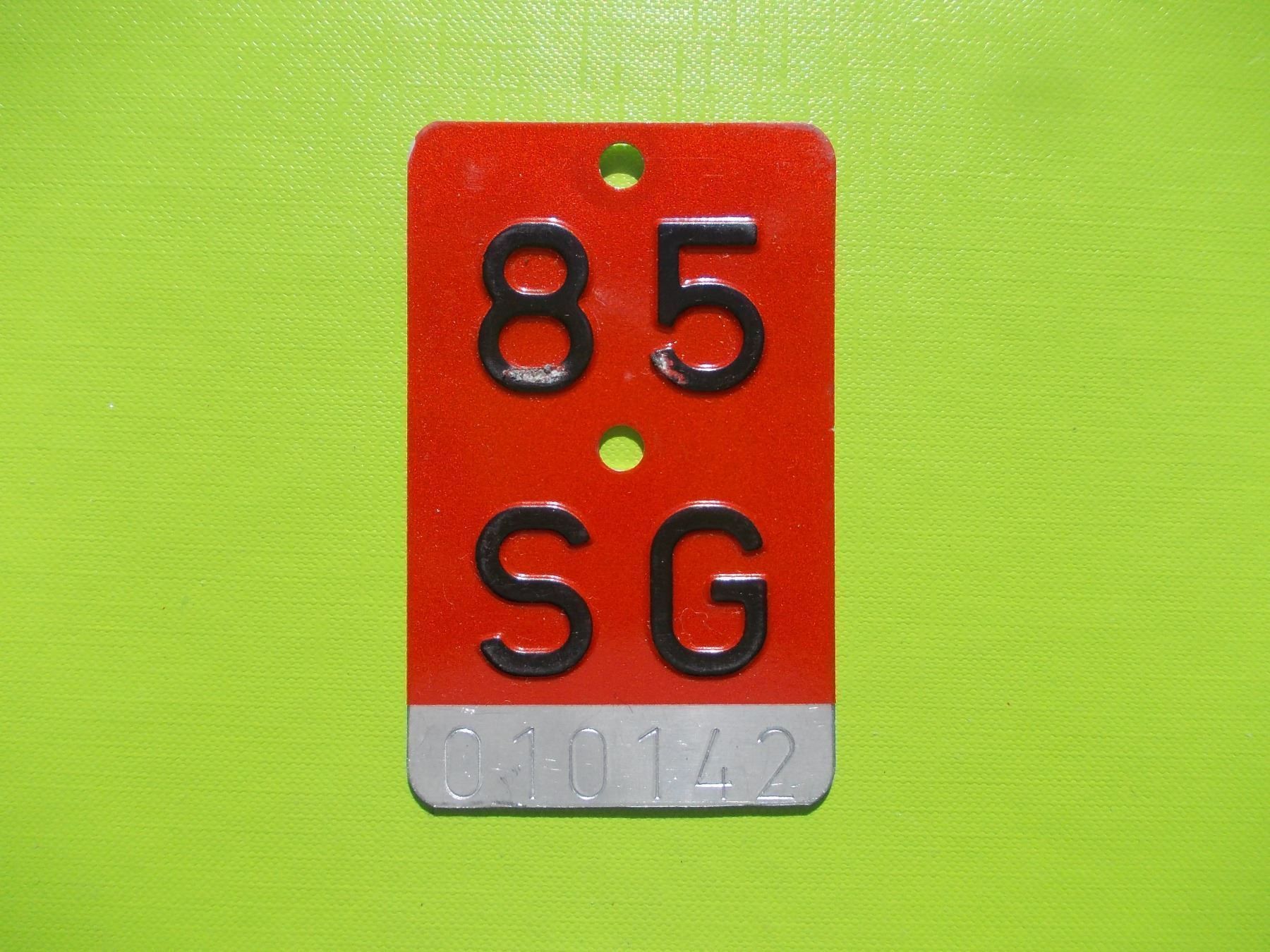Insegne: Velonummer / Fahrradnummer SG 85 – Usato da Gsteigwiler venduto da HORMIGA21