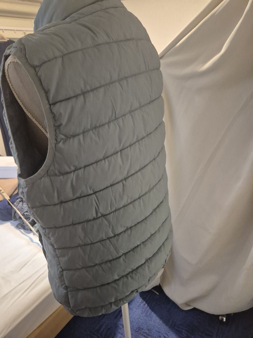 Gilet & Giacche senza maniche: Steppweste Migros Essentials hellblau Grösse M neuwertig – Usato da Zürich venduto da Drago670 1