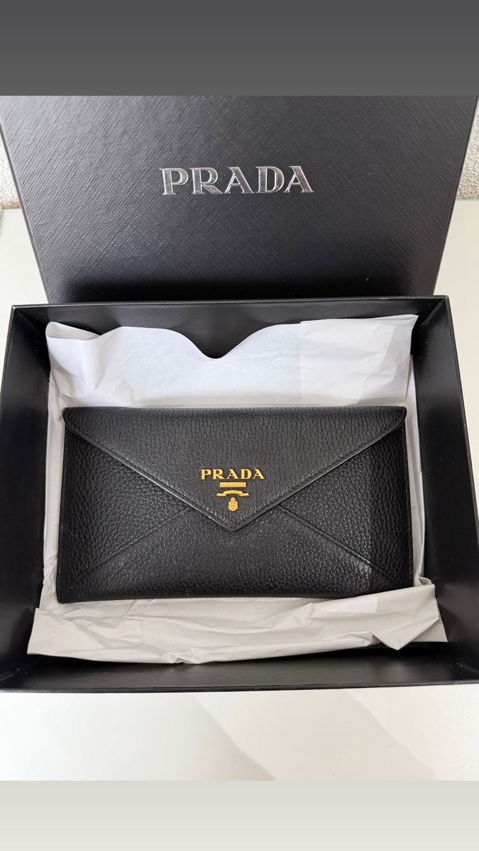 Prada Borse da donna: Prada Clutch – Nuovo (secondo la descrizione) da Dietikon venduto da eli_cy5t