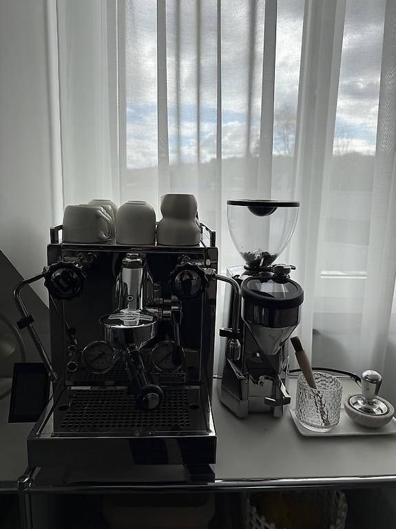 Kaffeemaschinen & Espressomaschinen: Kaffee Rocket Siebträger-Maschine + Rocket Mühle – Gebraucht aus Waltenschwil von gab_mm9c