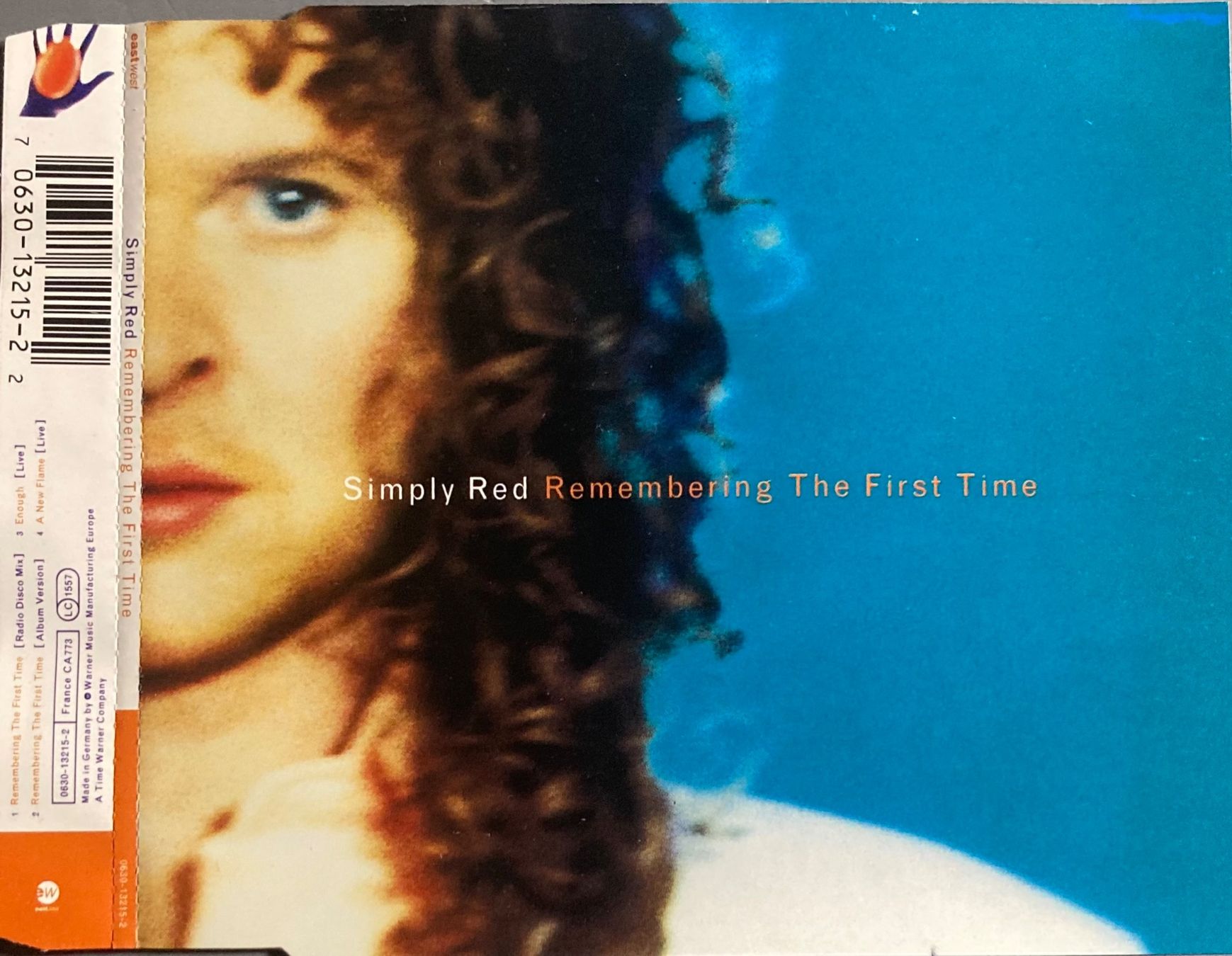 CD: SIMPLY RED - REMEMBERING THE FIRST TIME – Usato da Poliez-Pittet venduto da Newtown-Records