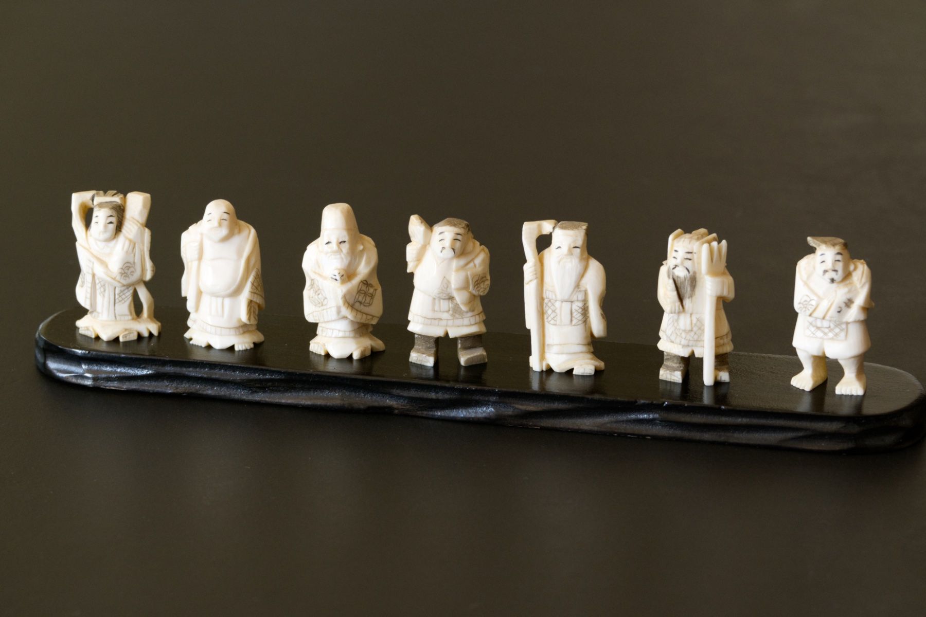 Statuette: Die sieben japanischen Glücksgötter – Usato da Zürich venduto da thomashahn 2