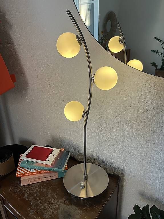 Lampade: kleine Stehlampe mit drei Leuchtkugeln – Usato da Bern venduto da jr6_n656 1