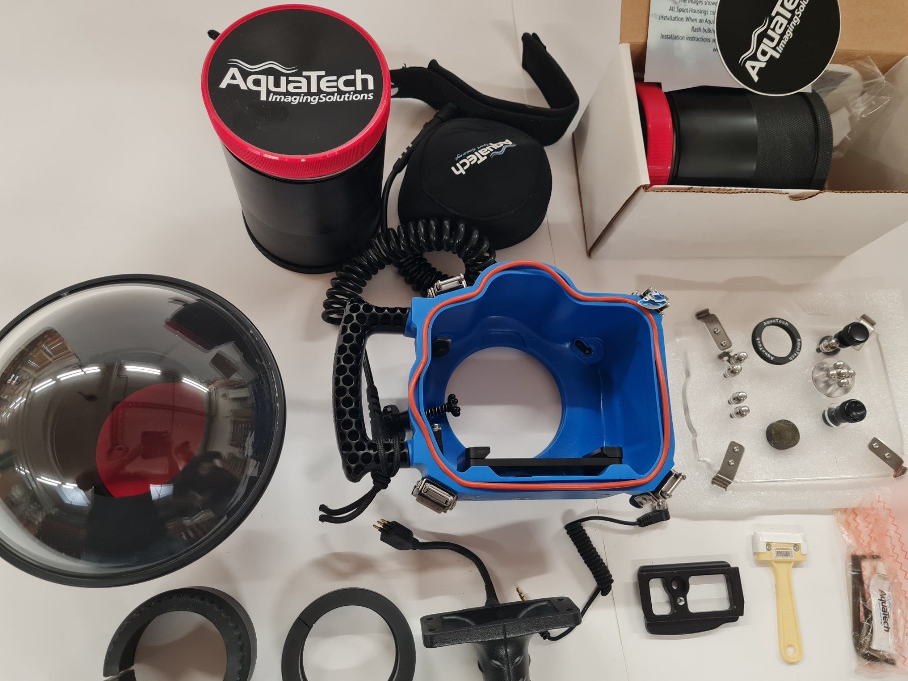 Lampes & Photographie: Grosses AquaTech Elite Unterwasser-Set – D'occasion à Blumenstein par Funicorn