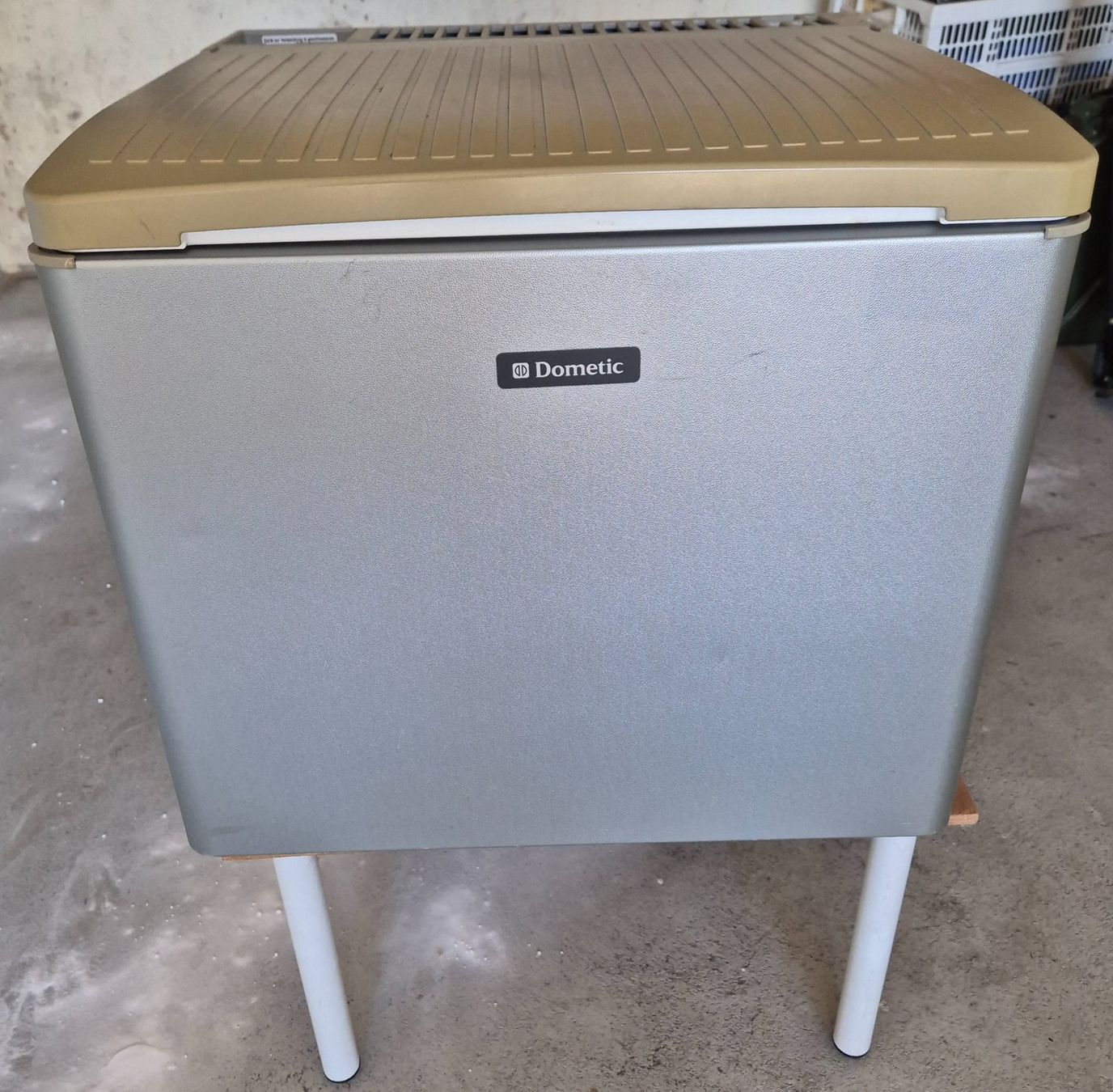 Frigoriferi & Refrigeratori: DOMETIC RC1200EGP Glacière – Usato da Neuchâtel venduto da domgou49