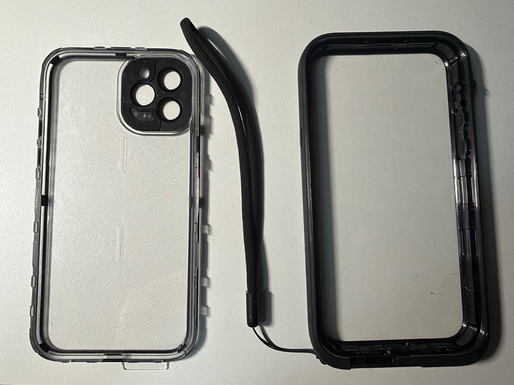 Lampes & Photographie: Catalyst Waterproof Case + Apple Leather Case iPhone 11 Pro – D'occasion à Allschwil par uh02