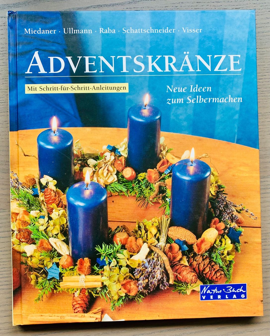Bücher: Buch "ADVENTSKRÄNZE" – Gebraucht aus Reichenburg von Noxima