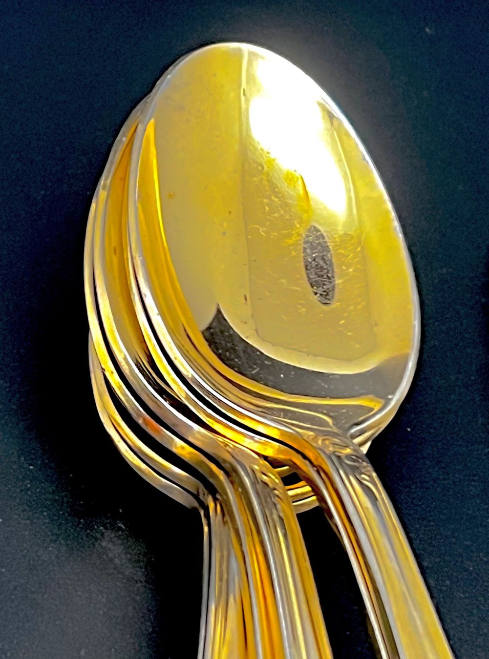 Besteck & Tafelsilber: 23/24 Karat Besteck Hartvergoldet – Gebraucht aus Basel von  2