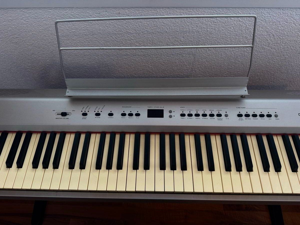Strumenti musicali: Orla Stage Partner Digital Piano – Usato da Bern venduto da Schneebrowsky 8